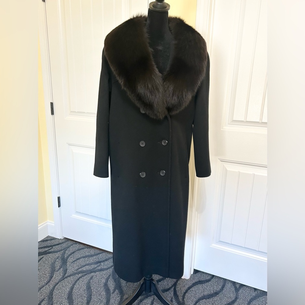 Elegant Black Wool Coat w/Fox Fur Collar.  Denise for Windermere Size 12.